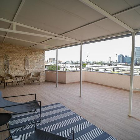 Penthouse With Huge Rooftop Terrace & City View Bukarest Exteriör bild