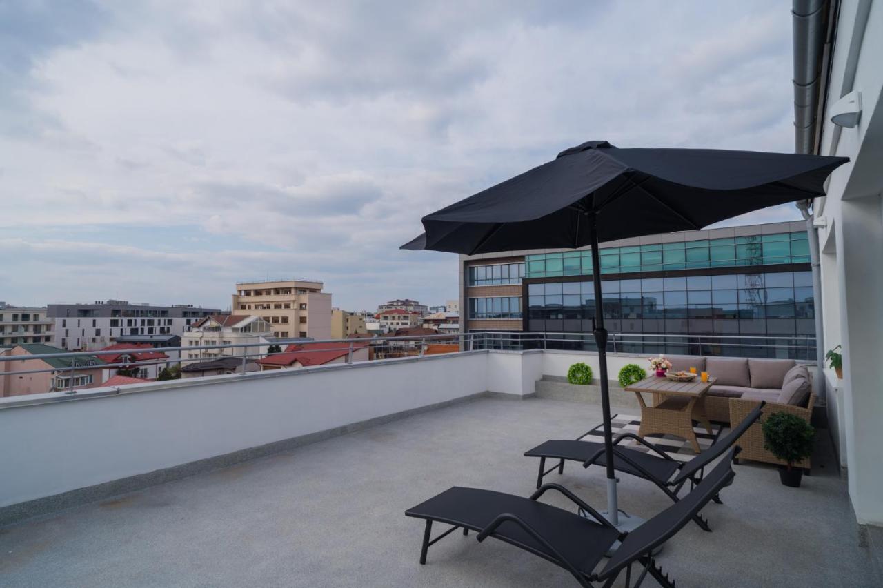 Penthouse With Huge Rooftop Terrace & City View Bukarest Exteriör bild