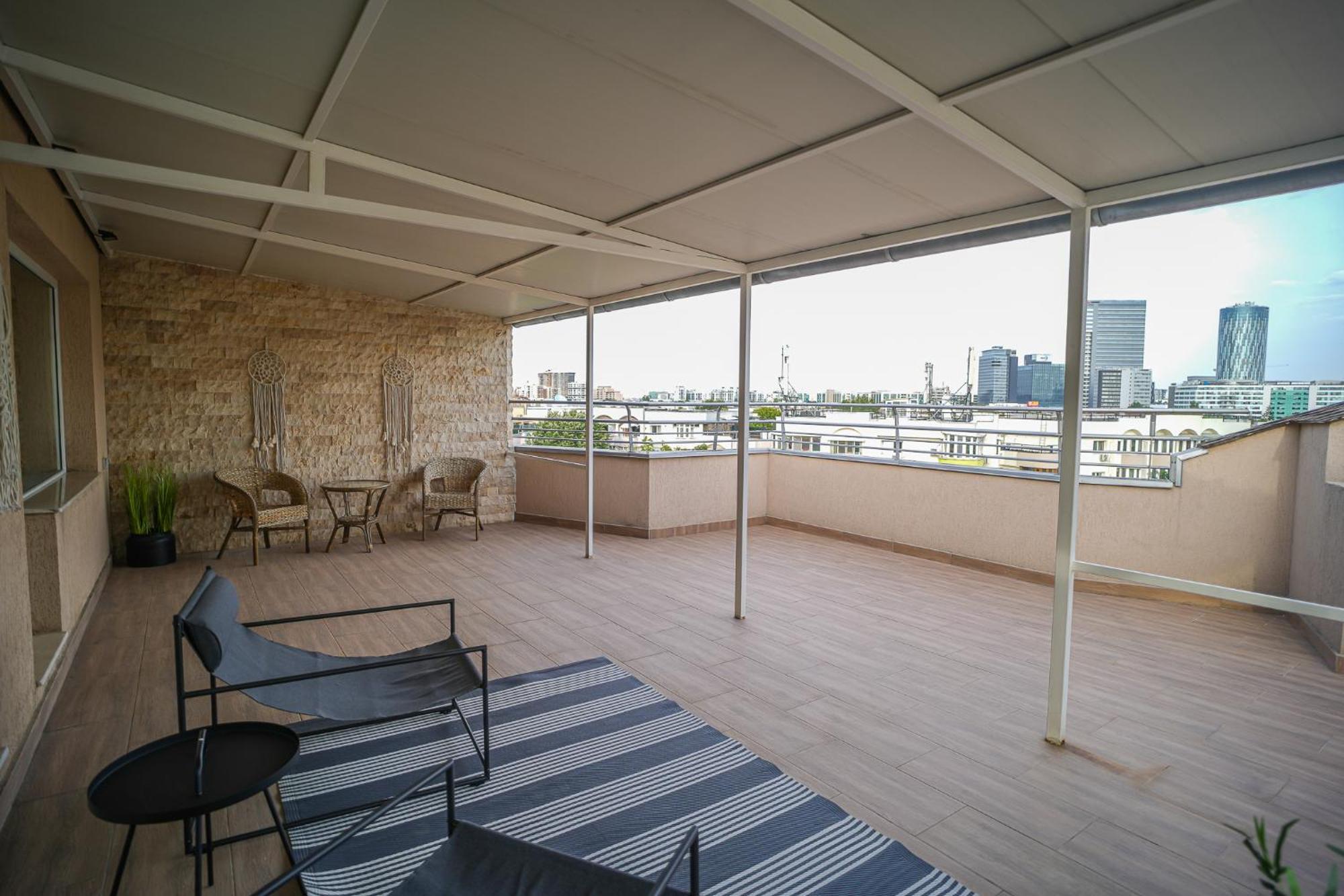 Penthouse With Huge Rooftop Terrace & City View Bukarest Exteriör bild