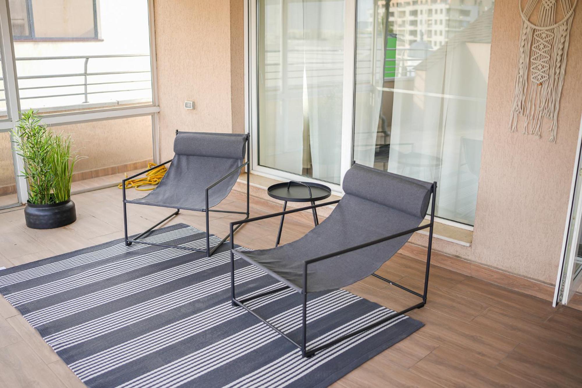 Penthouse With Huge Rooftop Terrace & City View Bukarest Exteriör bild