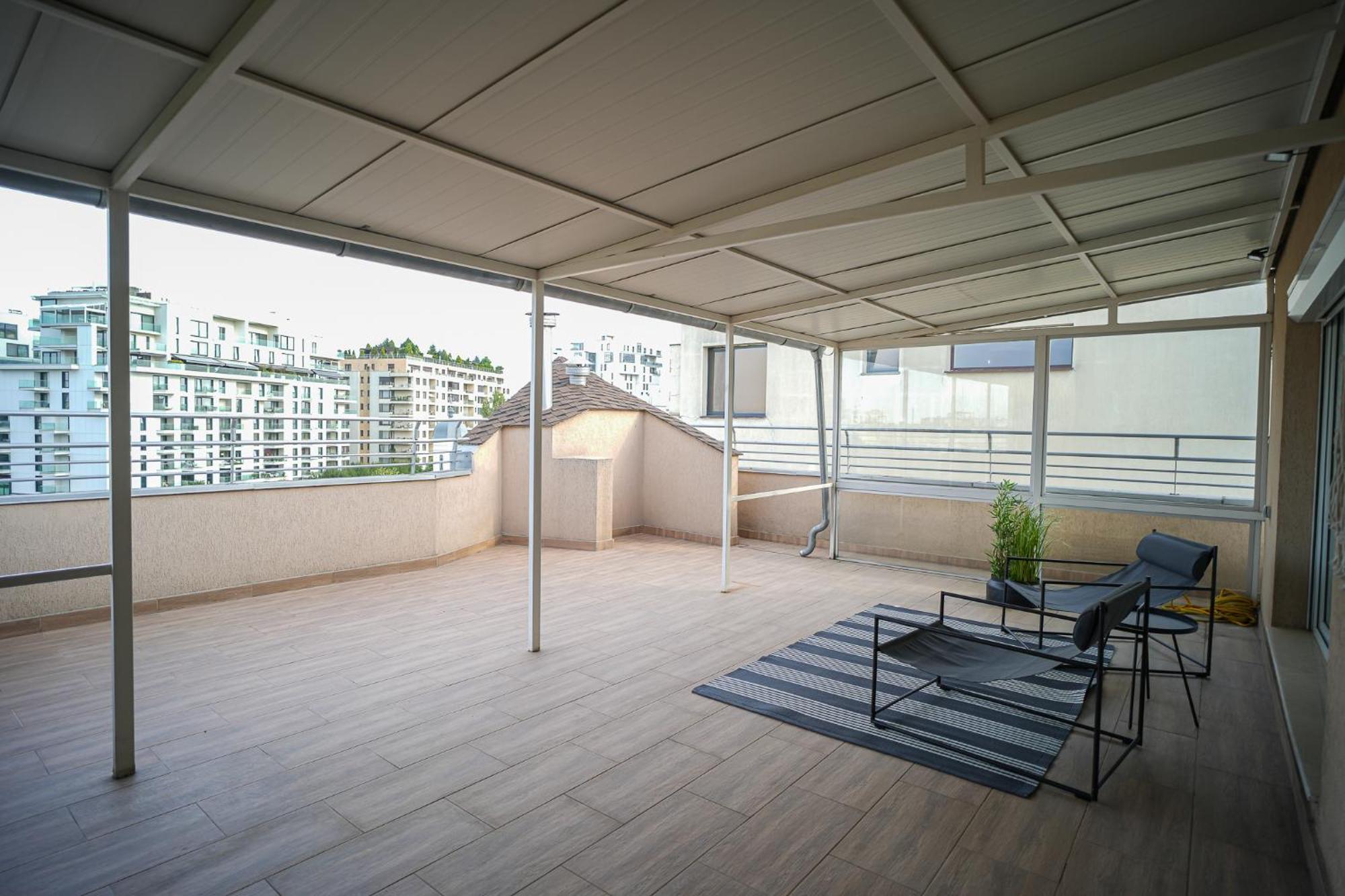 Penthouse With Huge Rooftop Terrace & City View Bukarest Exteriör bild