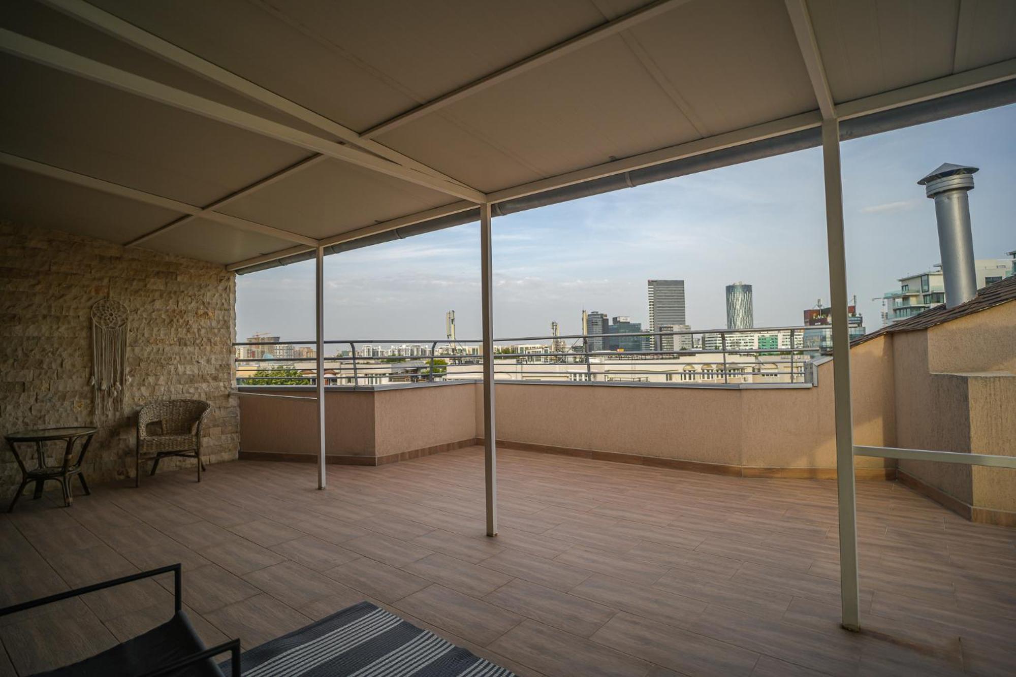 Penthouse With Huge Rooftop Terrace & City View Bukarest Exteriör bild