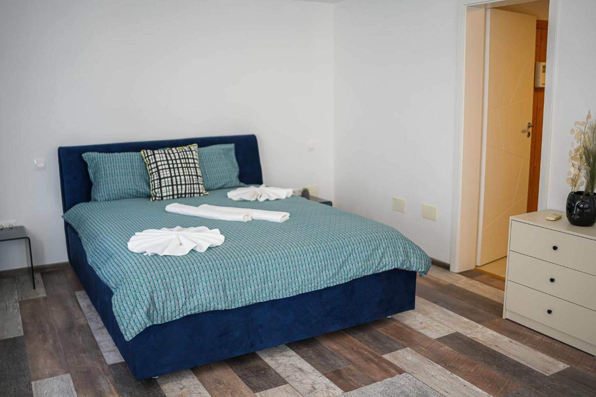 Penthouse With Huge Rooftop Terrace & City View Bukarest Exteriör bild